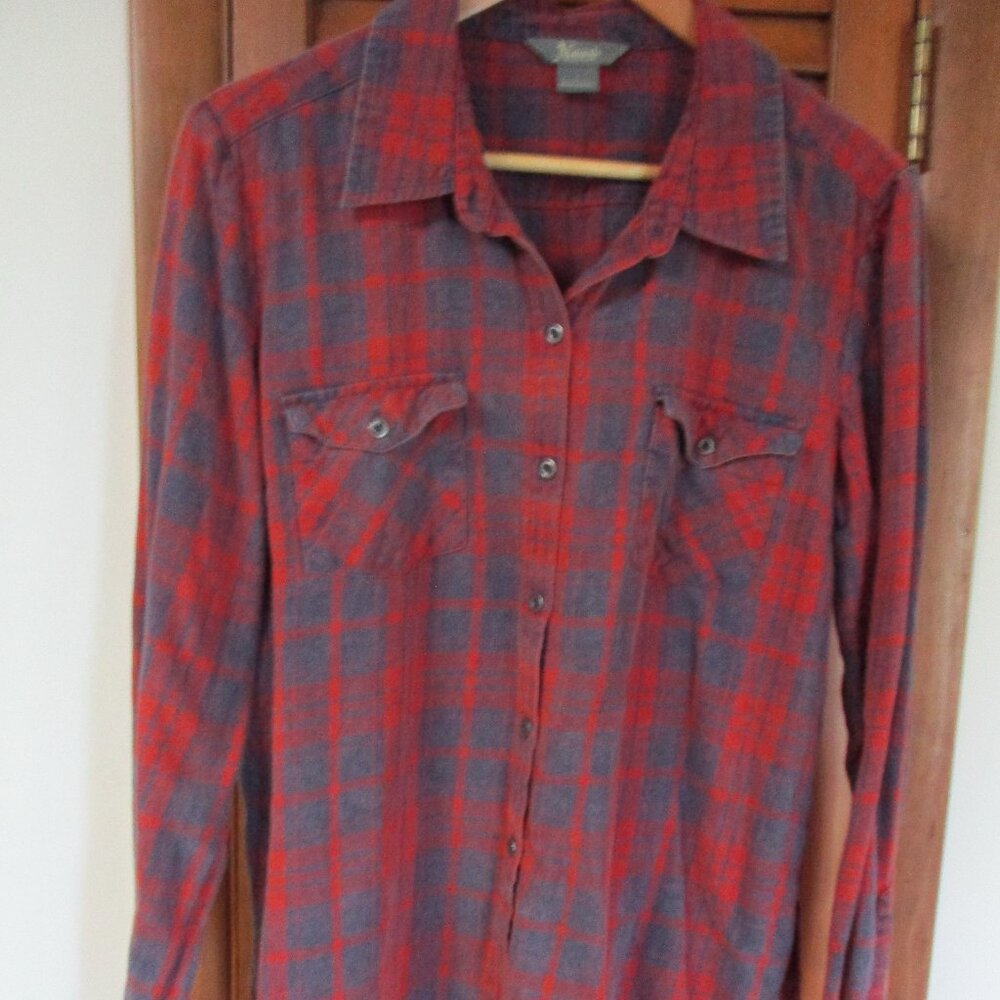 Women's Natural Reflections plaid shirt. Long Sleeve. Size Large.